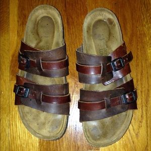 Noat sandals